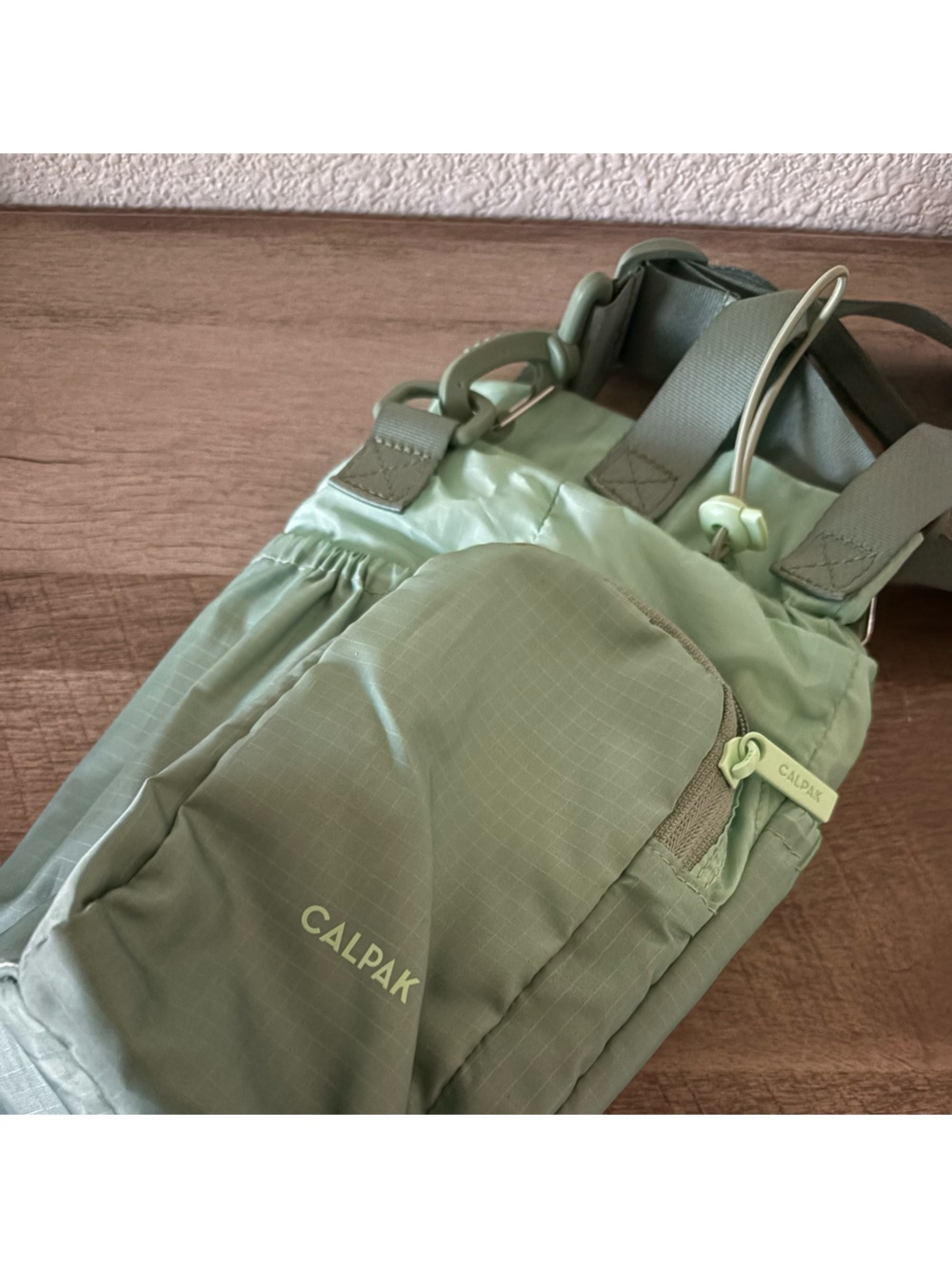 CALPAK Water Bottle Holder – Light Green / Matcha Celadon